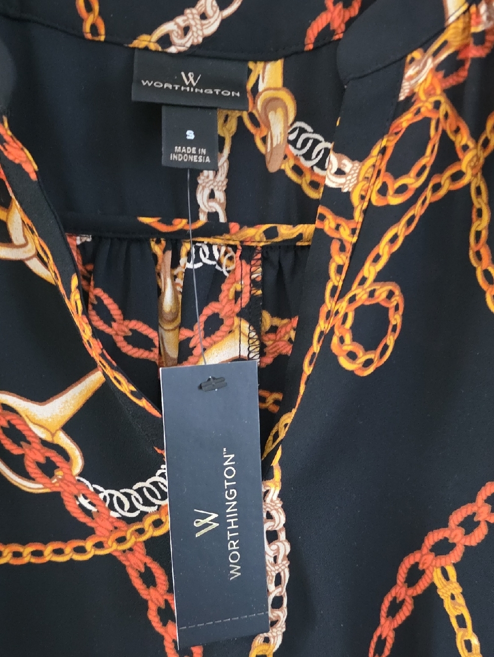 Women's Black Chain-Print Short Sleeve Blouse - Picture 5 of 5